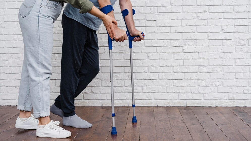 Crutch Dependency After ACL and Meniscus Surgery