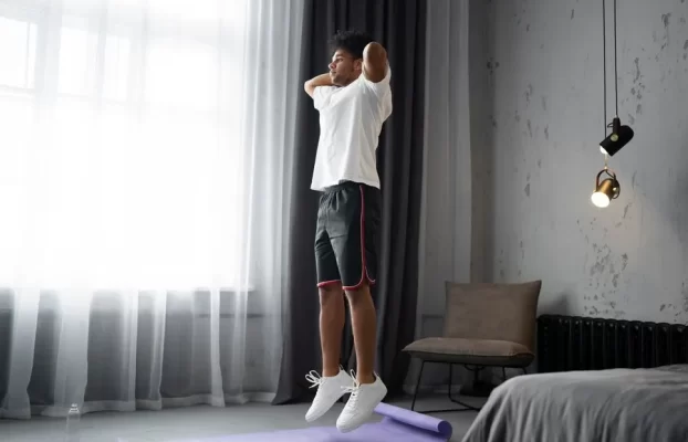 Don’t Let Knee Recovery Derail Your Vacation: 5 Easy Hotel Room Exercises